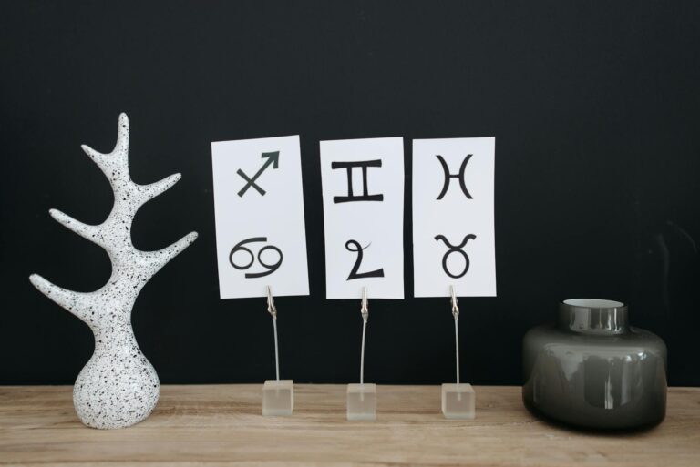 Vad säger stjärnorna om dig? Dagens horoskop 18 maj 2026 — Dagens horoskop