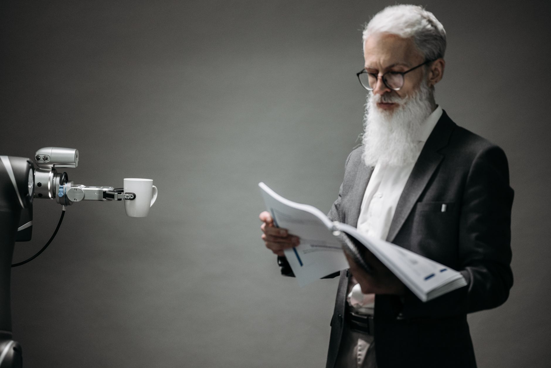 AI och arbetsmarknaden: Vilka yrken försvinner – och vilka föds? — AI och arbetsmarknaden: Vilka yrken försvinner – och vilka föds?